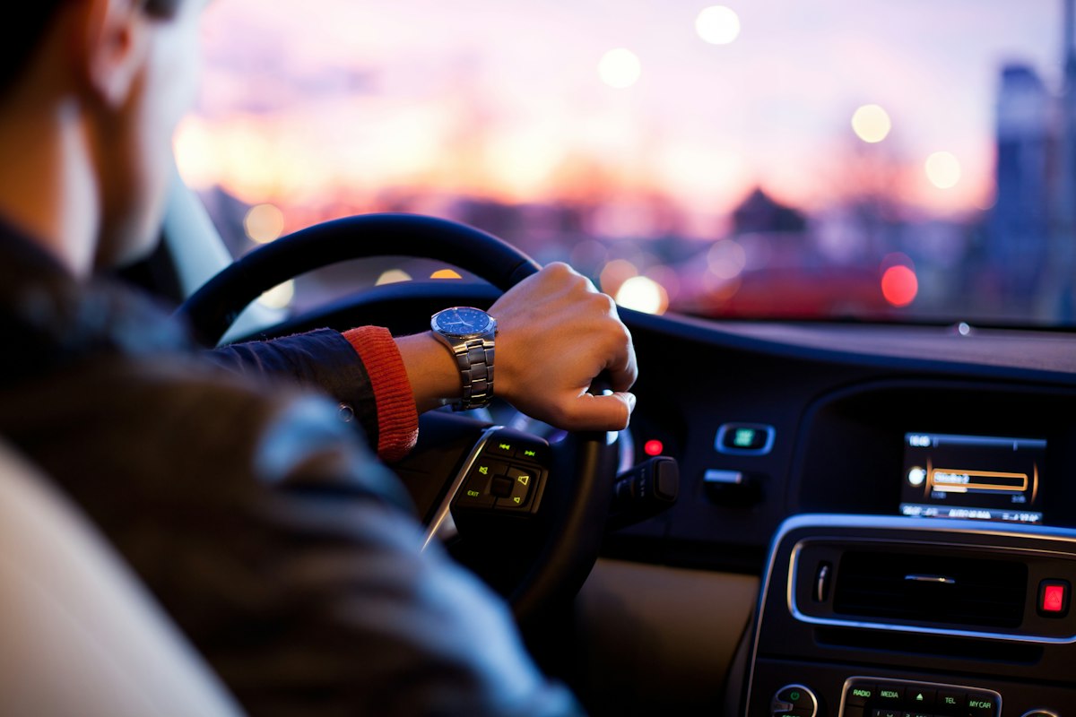 Bateu o carro: aciono o seguro ou pago do bolso?